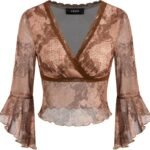 Knit V-Neck Graphic Middle Sleeve Crop Top