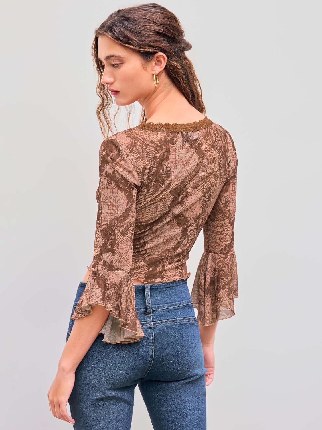 Knit V-Neck Graphic Middle Sleeve Crop Top - Image 5