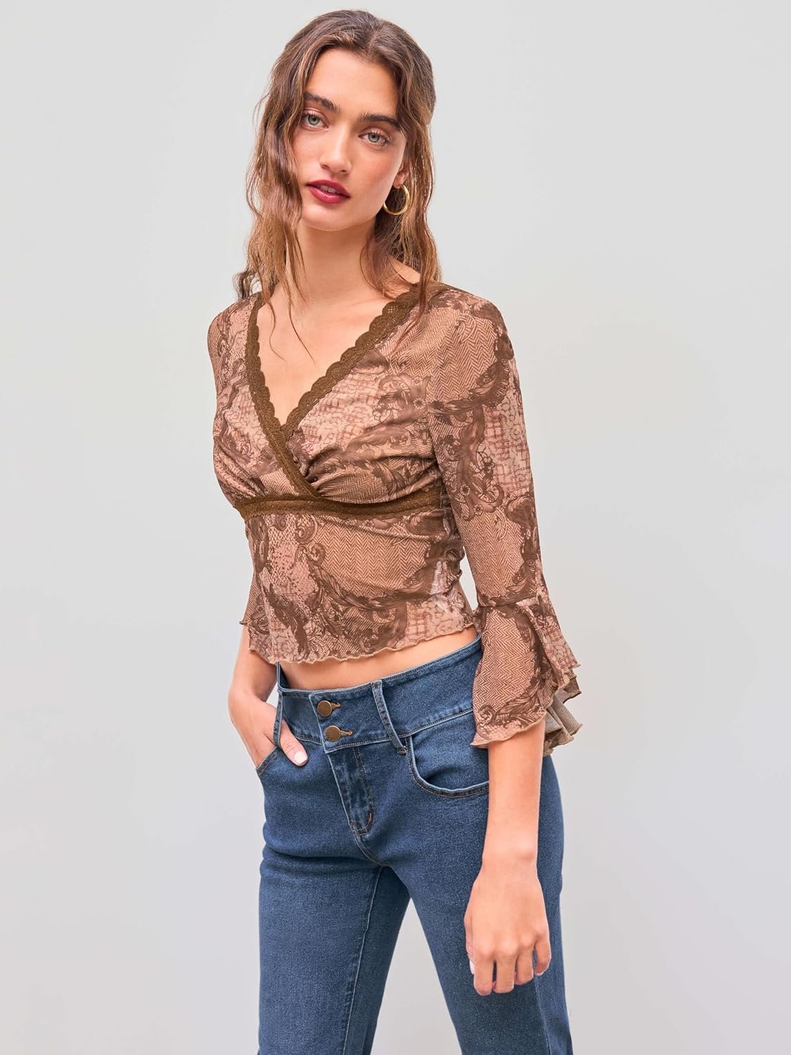 Knit V-Neck Graphic Middle Sleeve Crop Top - Image 4